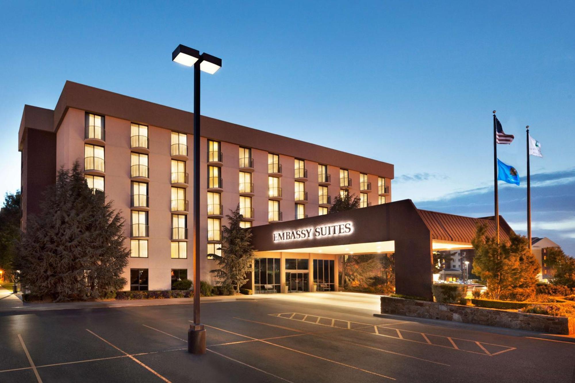 Embassy Suites By Hilton Oklahoma City Will Rogers Airport Bagian luar foto